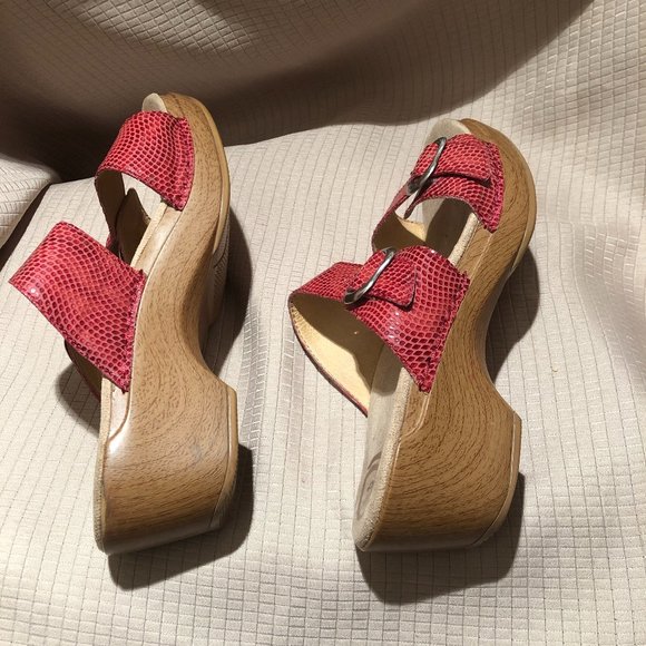 Dansko coral red leather wedge clog sandals, 8.5 - Picture 5 of 11